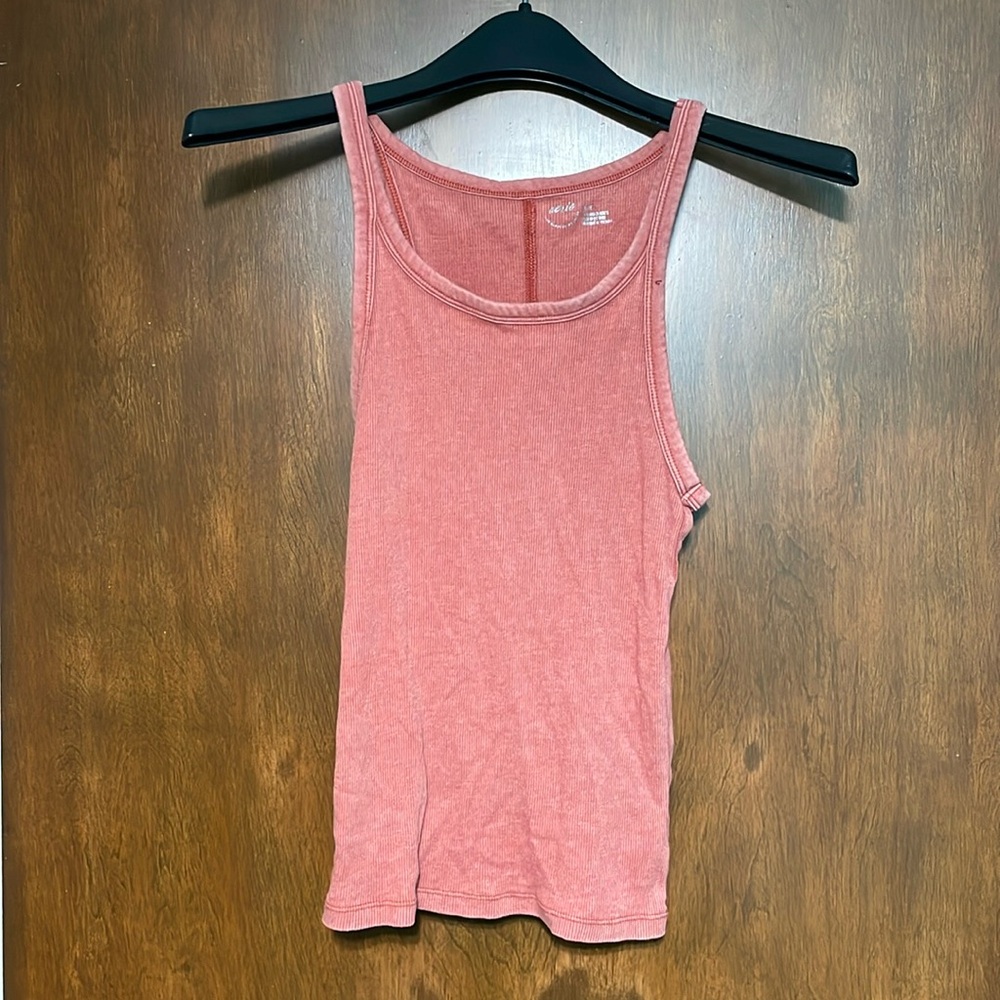 Aerie tank top Size M salmon color